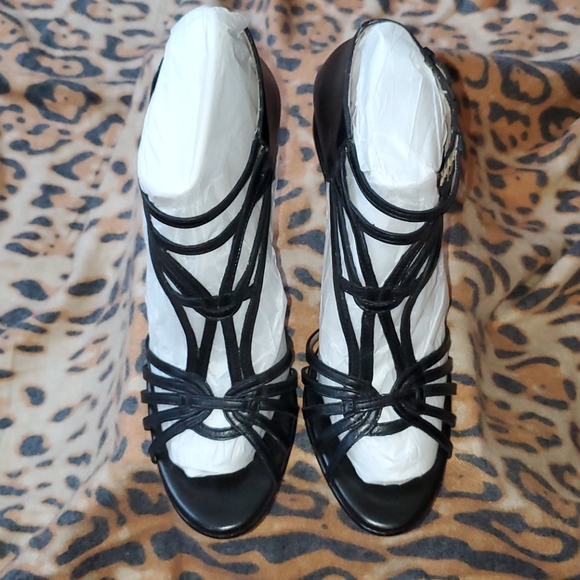 Cole Haan Verona  Nike Air T-Strap 4"Heels - Picture 8 of 13